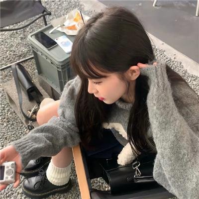 橙色女孩